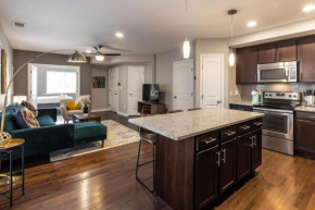 Stunning 2BR Apartment Near Downtown
